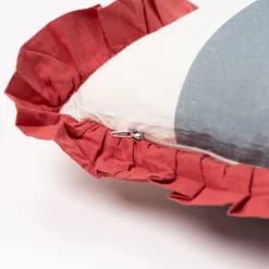 Almohada Yucatan Rayas Con Volados Rosa