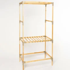 Armario beige de madera