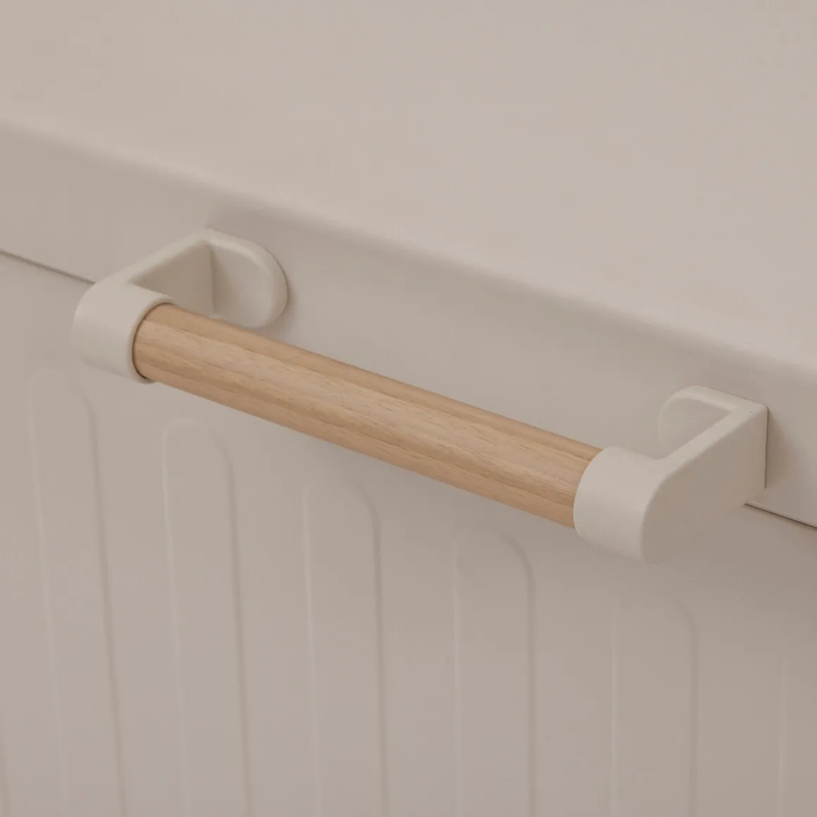 Baúl de almacenaje EDENIO de acero color argile