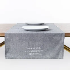 Camino de mesa con frase gris oscuro 50x140cm