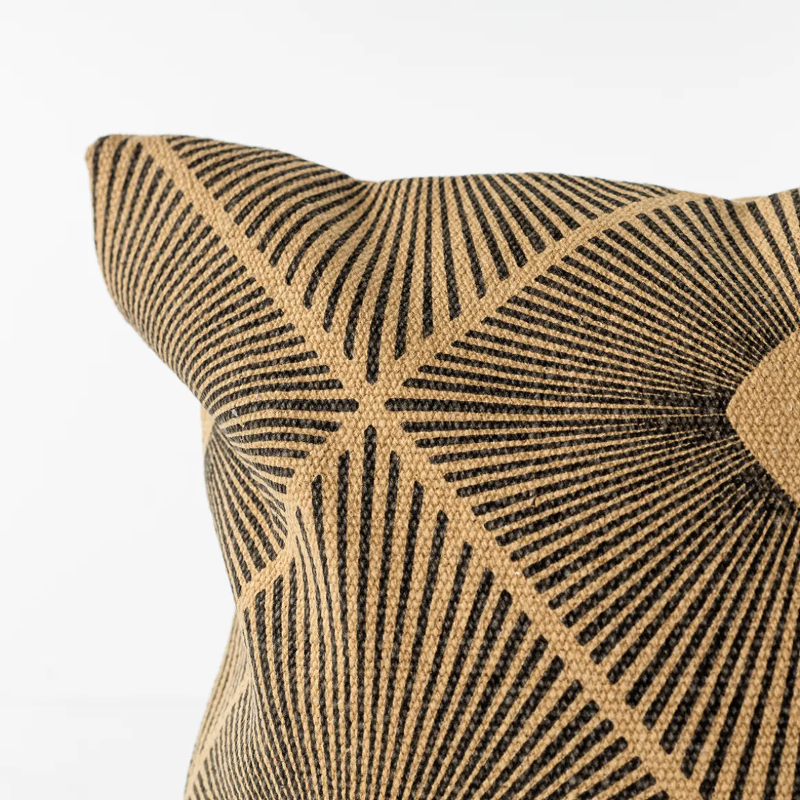 Cojín Inuit Crudo Y Negro 40x40cm