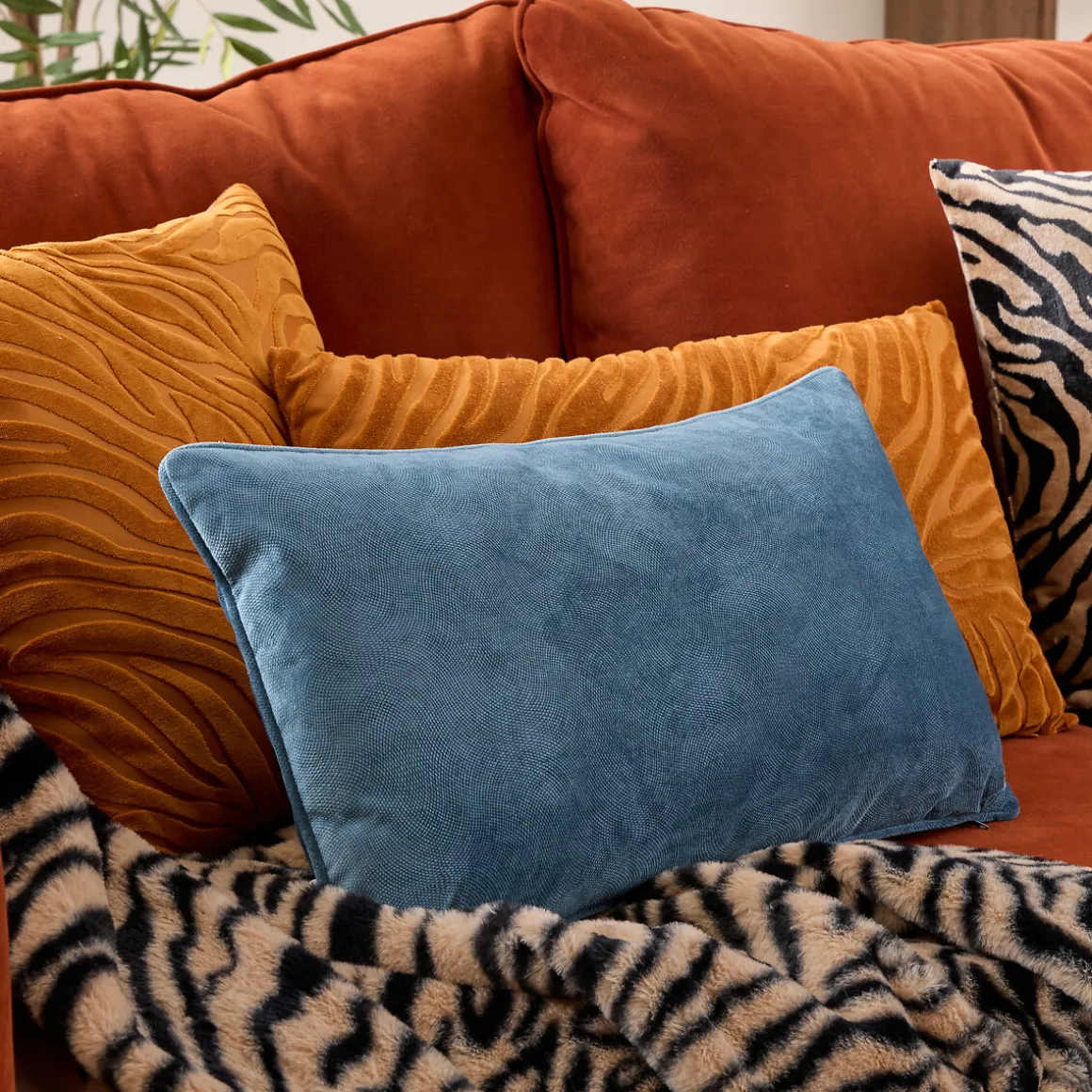 Cojín LILOU de tela azul oscuro