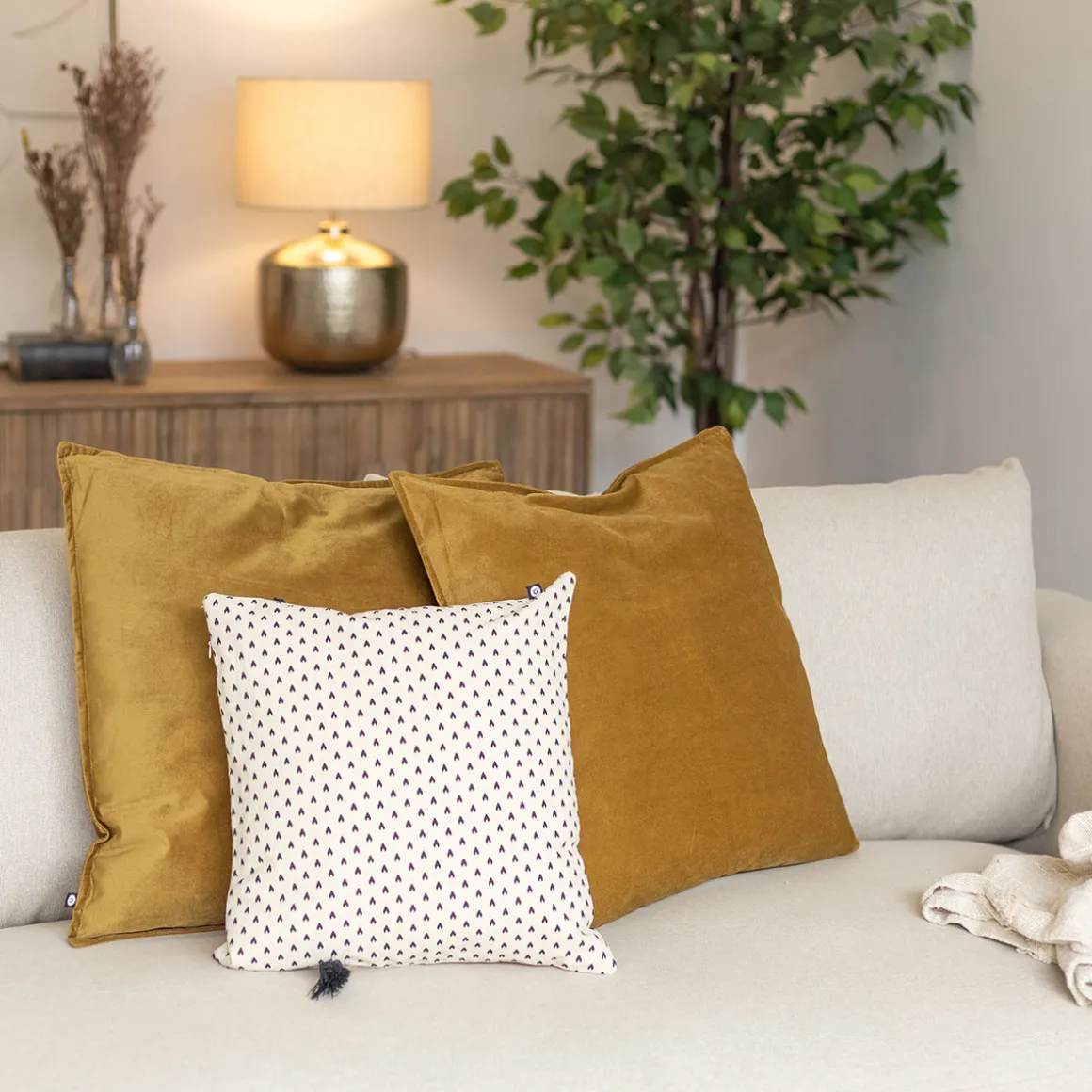 Cojín LILOU ocre 55x55cm