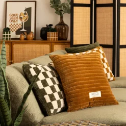 Cojín Ocre Con Patch 45x45cm