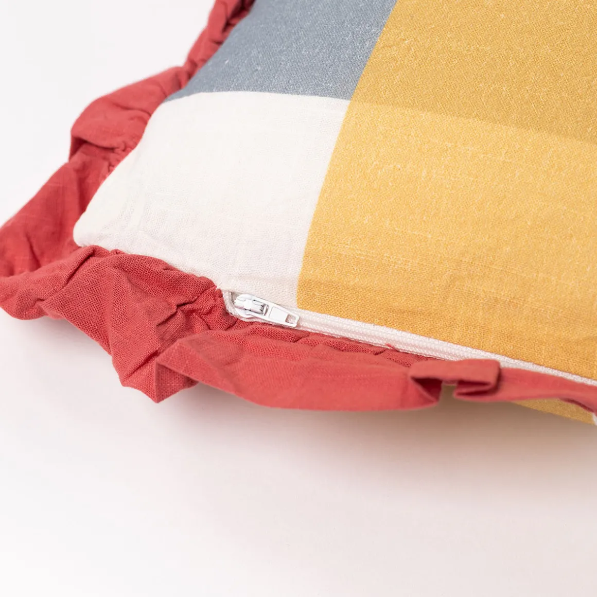 Cojín Yucatán Vichy Con Volados Rosa