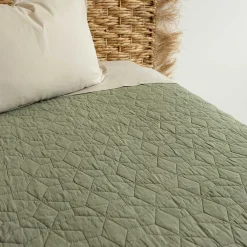 Colcha STONEWASHED verde con flecos 220x240cm