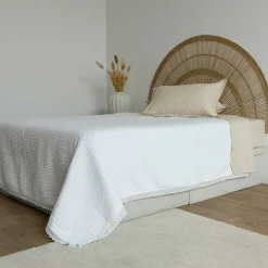 Edredón blanco con volante de encaje 220x240cm