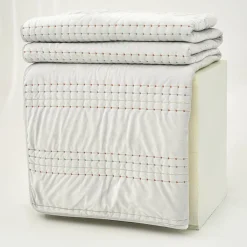 Edredón IVREA gris de terciopelo 240x260cm