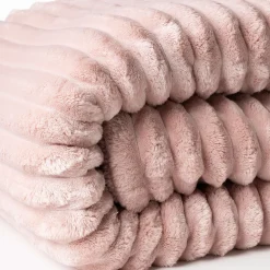 Edredón WINTER NEST rosa 240x260cm