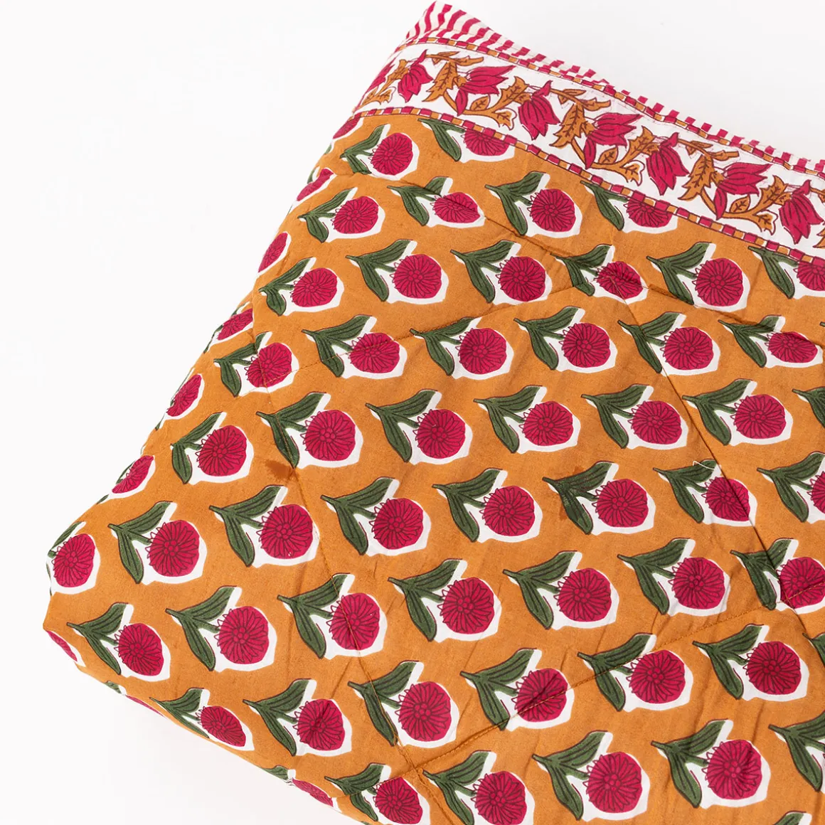 Edredón Yucatán Floral Con Ribete 220x240cm