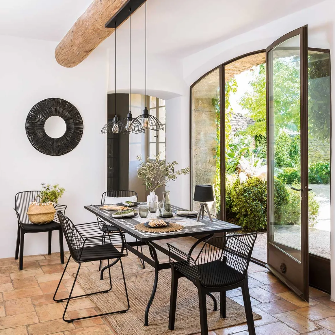 Lámpara De Mesa Negra Trípode De Madera Pino