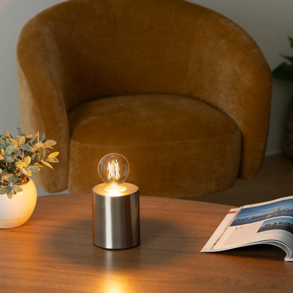 Lámpara De Mesa Saba Plateada 9x10.5Cm