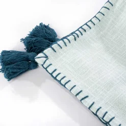 Manta crudo con borlas azules 120x160cm