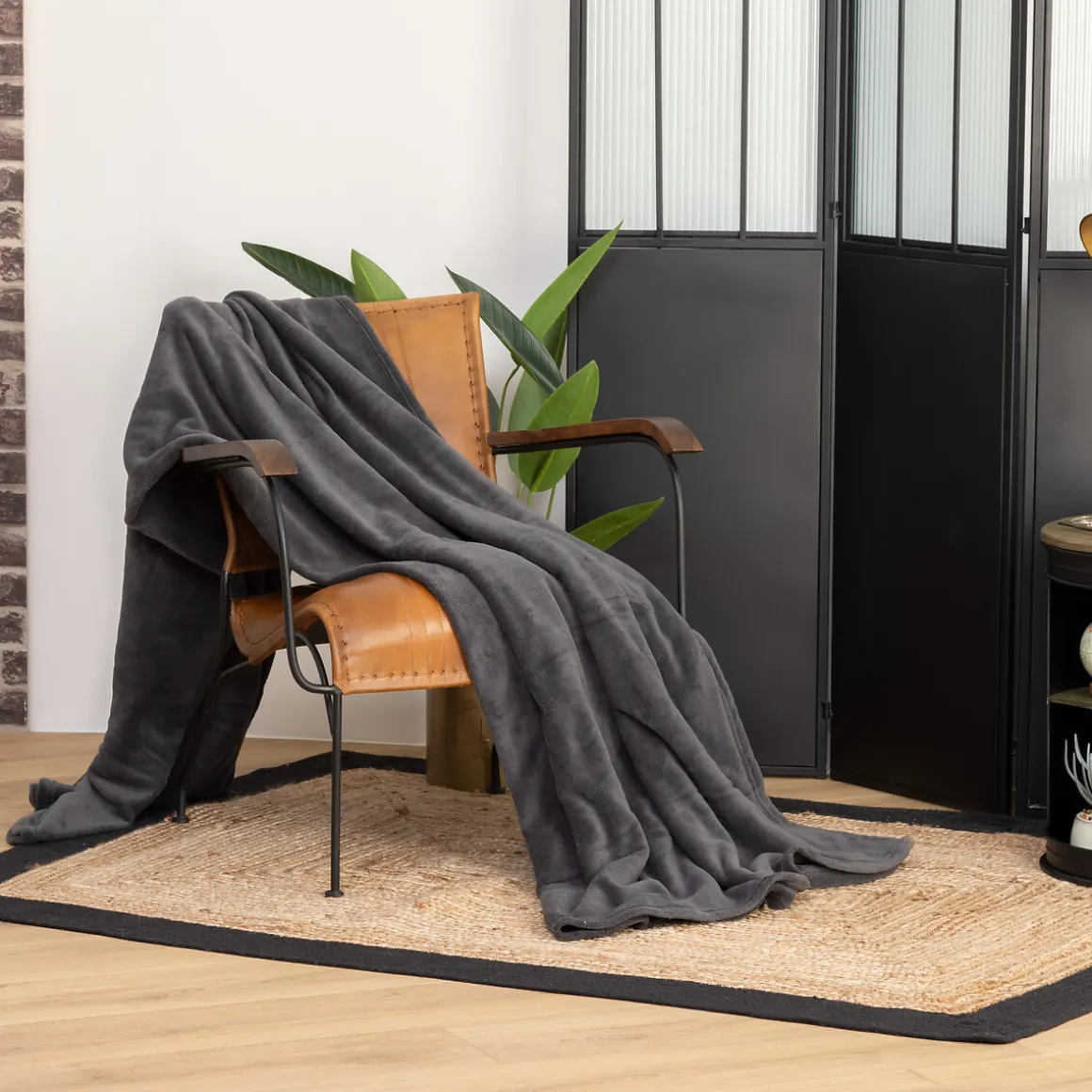 Manta Microfibra Gris Oscuro 180x230Cm