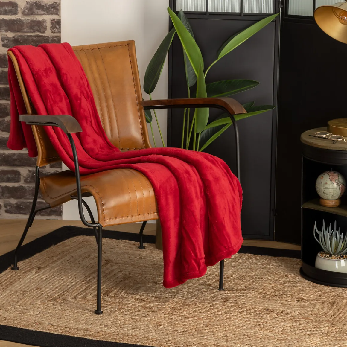 Manta Microfibra Roja 125x150Cm