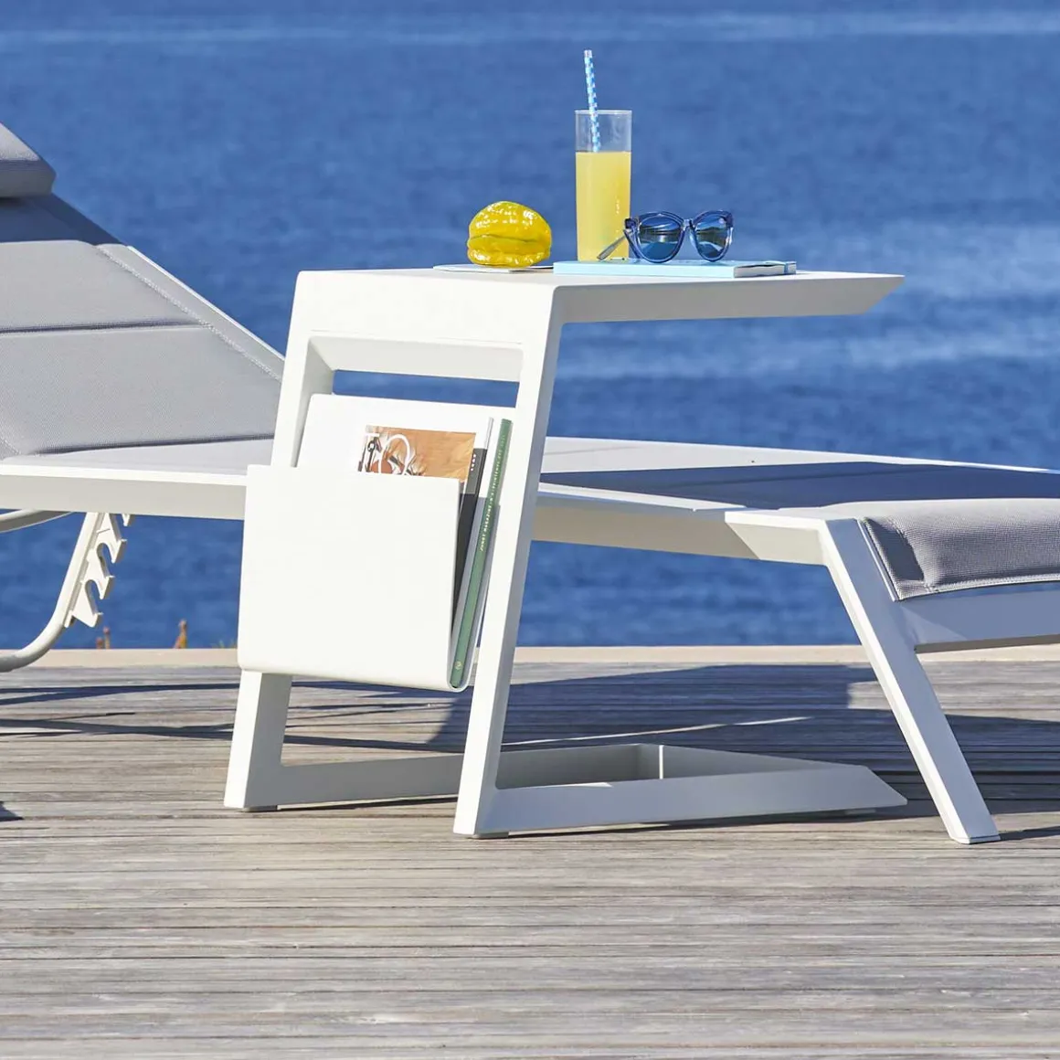 Mesa auxiliar ALLURE blanco de aluminio