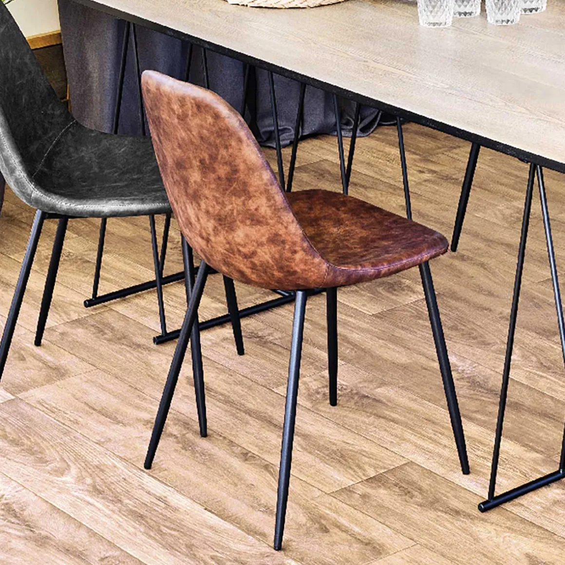 Silla Vladi Efecto Cuero 53x43x82Cm